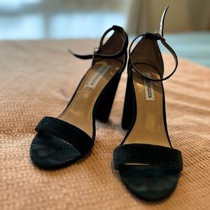 Steve Madden black suede two pieces chunky sandals 7.5